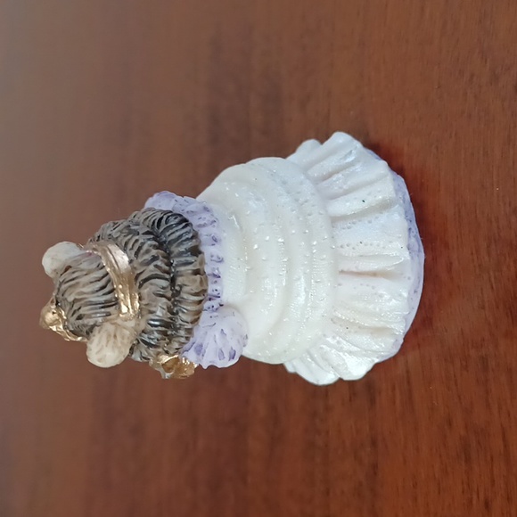 Miniature Resin Cinderella Tea Set - 10 Pieces - Picture 10 of 16